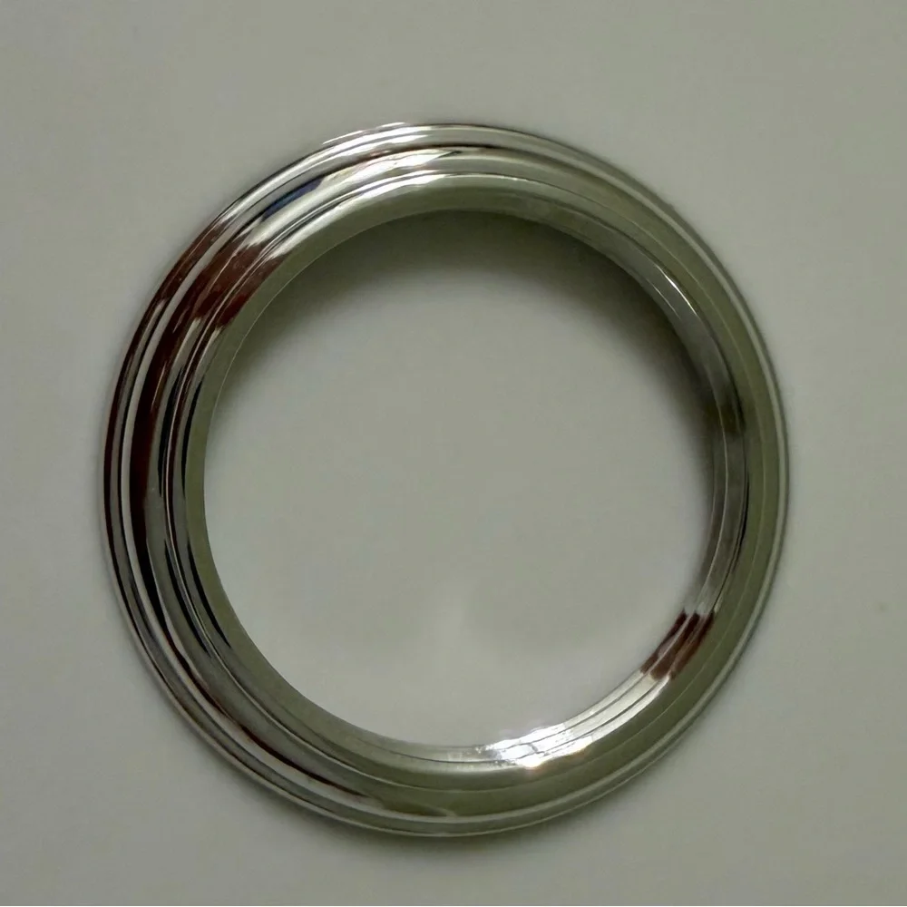 Gucci Silver Metal Bezel “Only